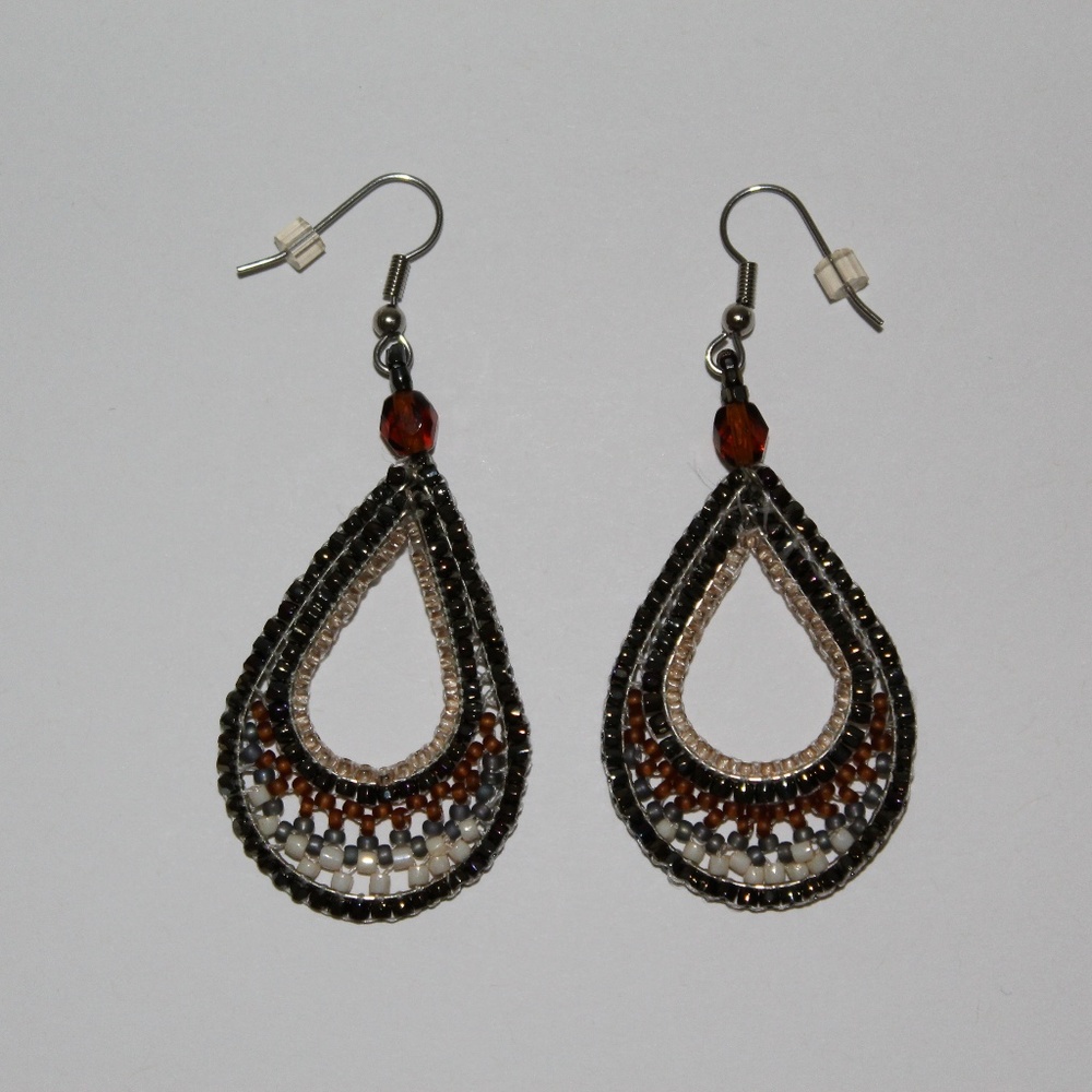 TASHA BROWN MULTI BEADED PIERCED EARRINGS W/ POUCH - Picture 2 of 5